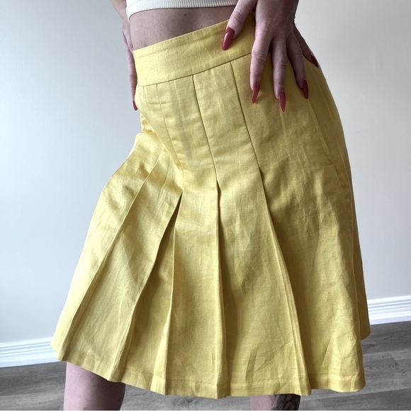 Pastel Yellow Banana Republic Linen Skirt. - Picture 1 of 6